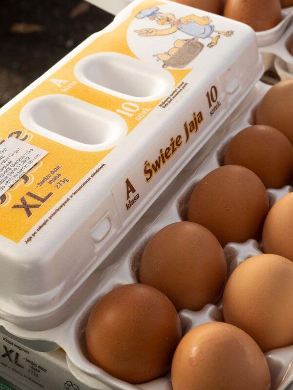 Görlitz Wochenmarkt - frische Eier Verkauf