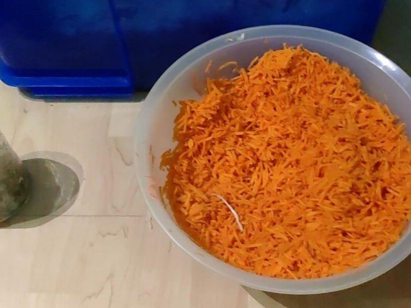 Görlitzer Wochenmarkt - selbstgemachte Produkte - frisches Sauerkraut hausgemacht