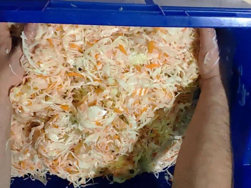 Görlitzer Wochenmarkt - selbstgemachte Produkte - frisches Sauerkraut